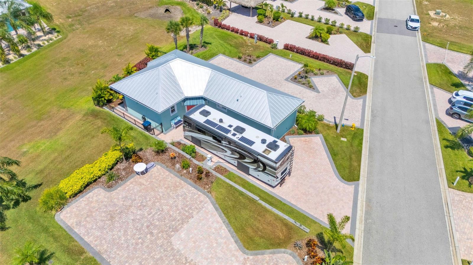 BAY LAKE RESIDENCE - Residential