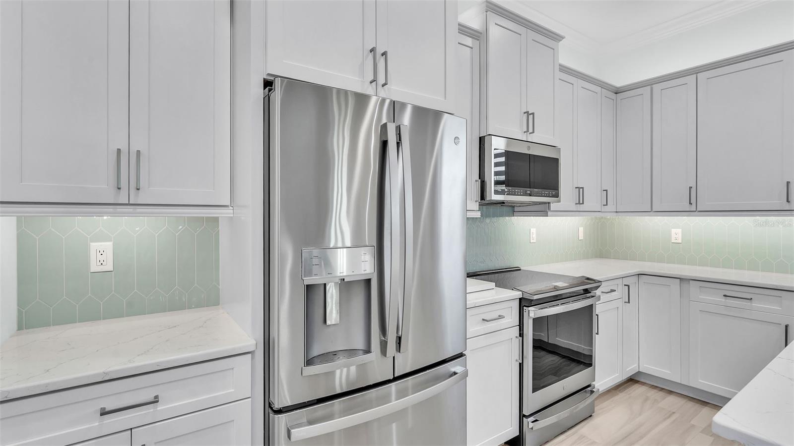 BAY LAKE RESIDENCE - Residential