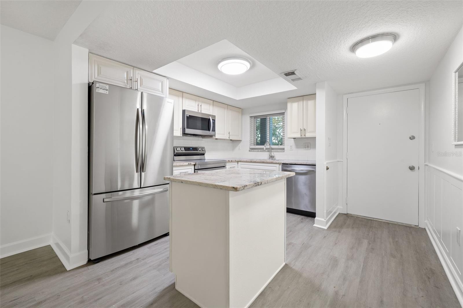 1524 LAKEVIEW ROAD 305