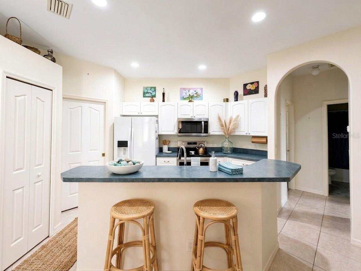 1487 EVANGELINA LANE