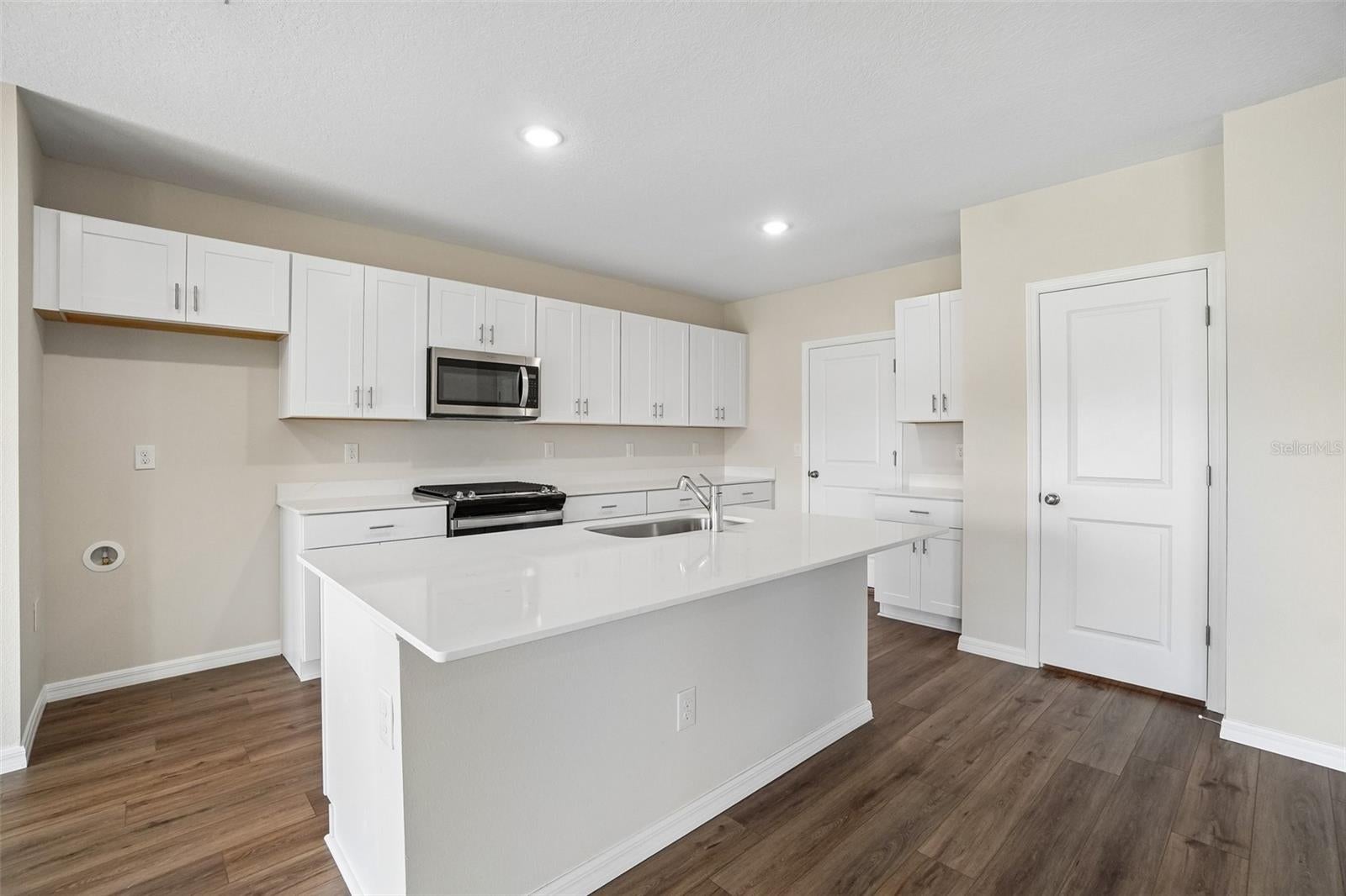 36605 SAGEMOOR DRIVE