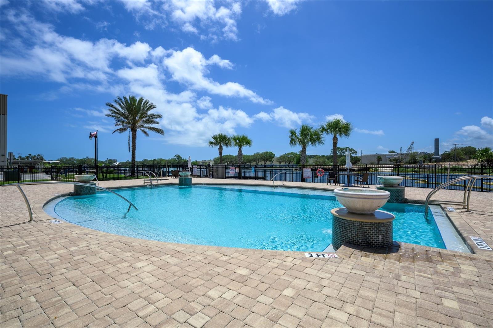 MARINA DEL PALMA - Residential