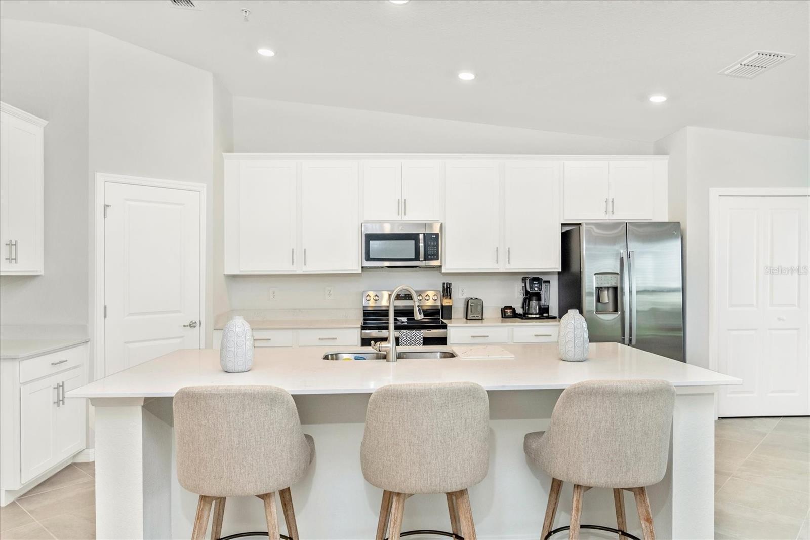 WELLEN PARK GOLF & COUNTRY CLUB - Residential Lease