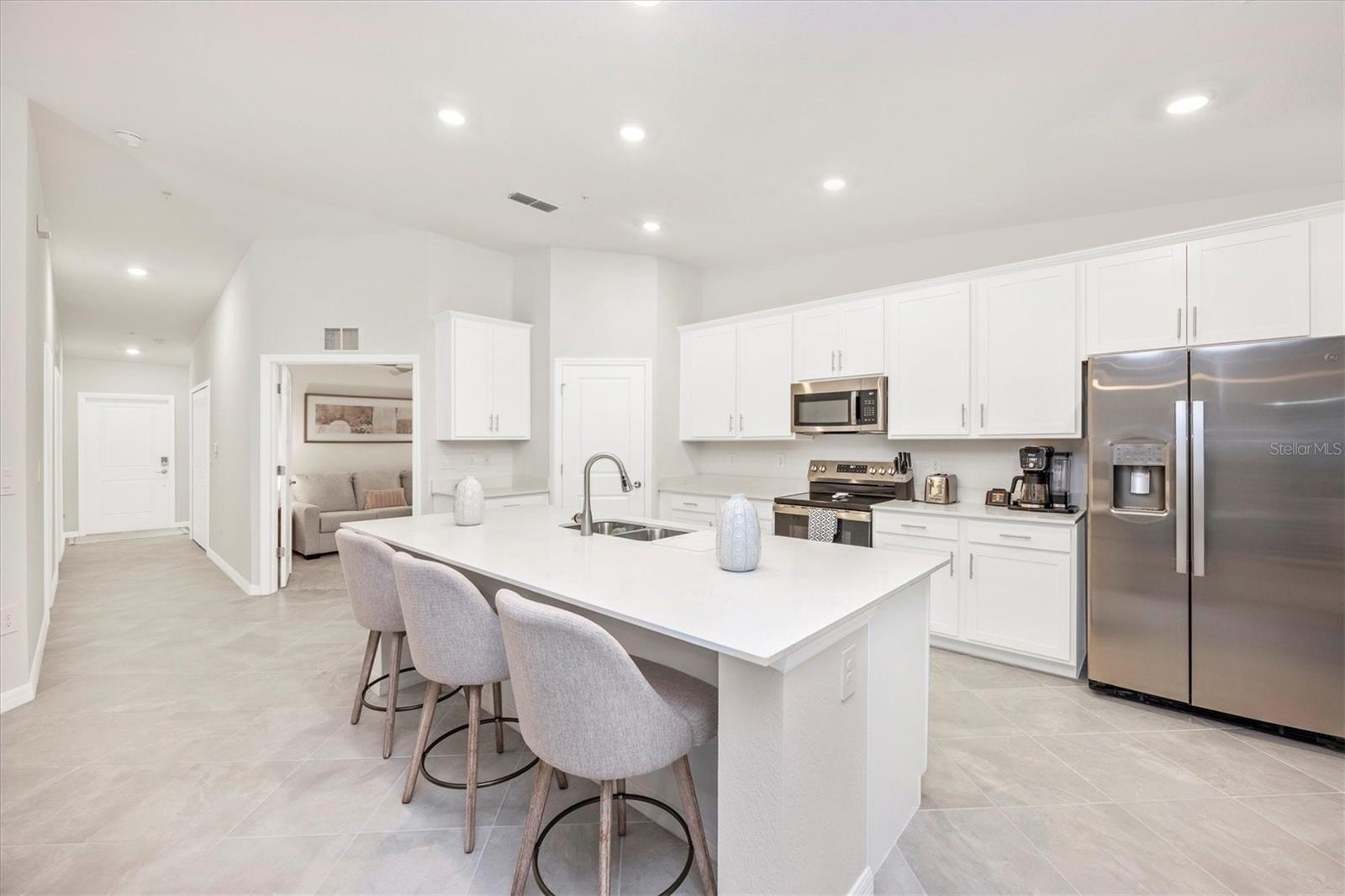 WELLEN PARK GOLF & COUNTRY CLUB - Residential Lease