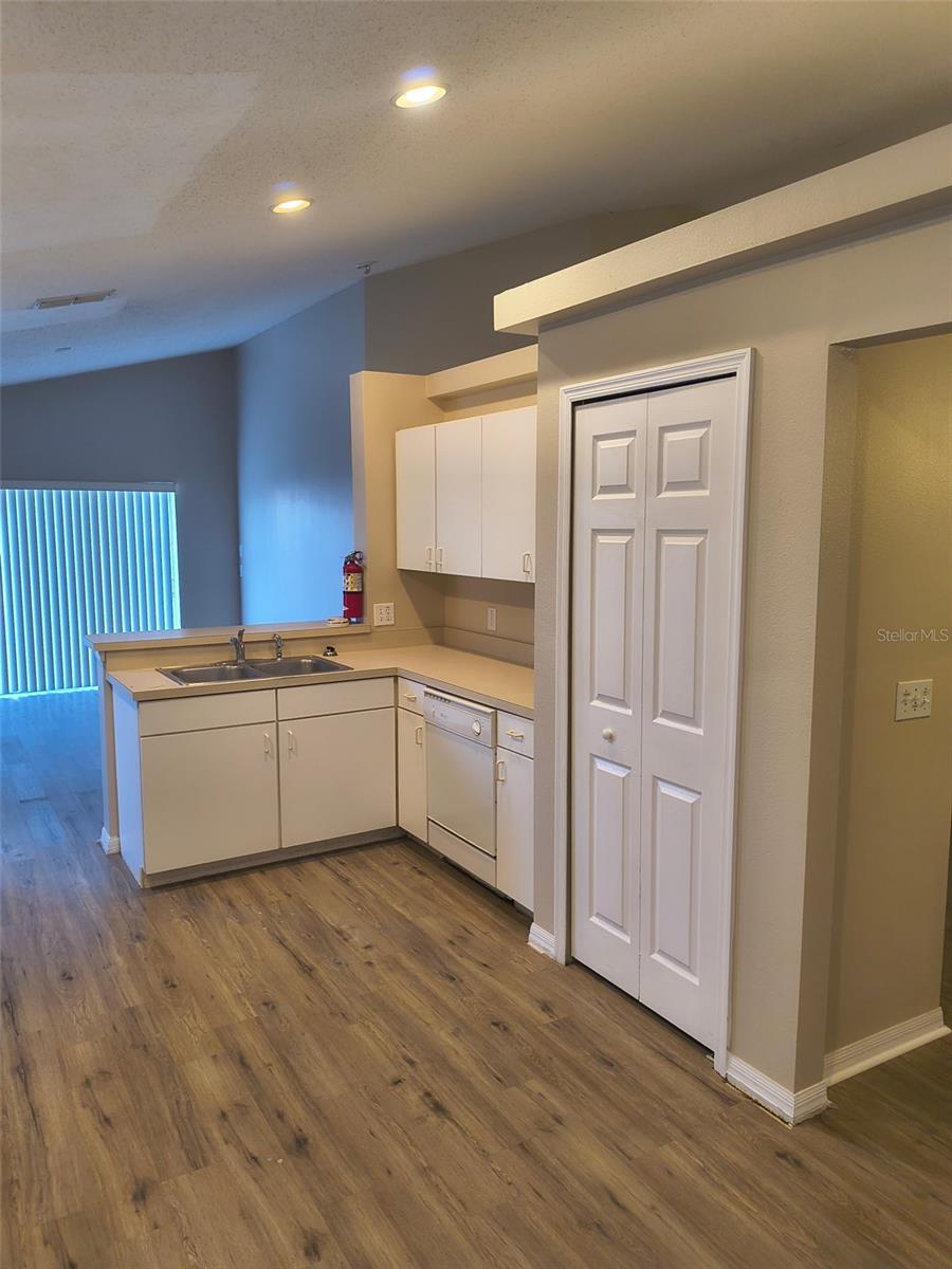 FLORIDA PINES PH 01 - Residential Lease