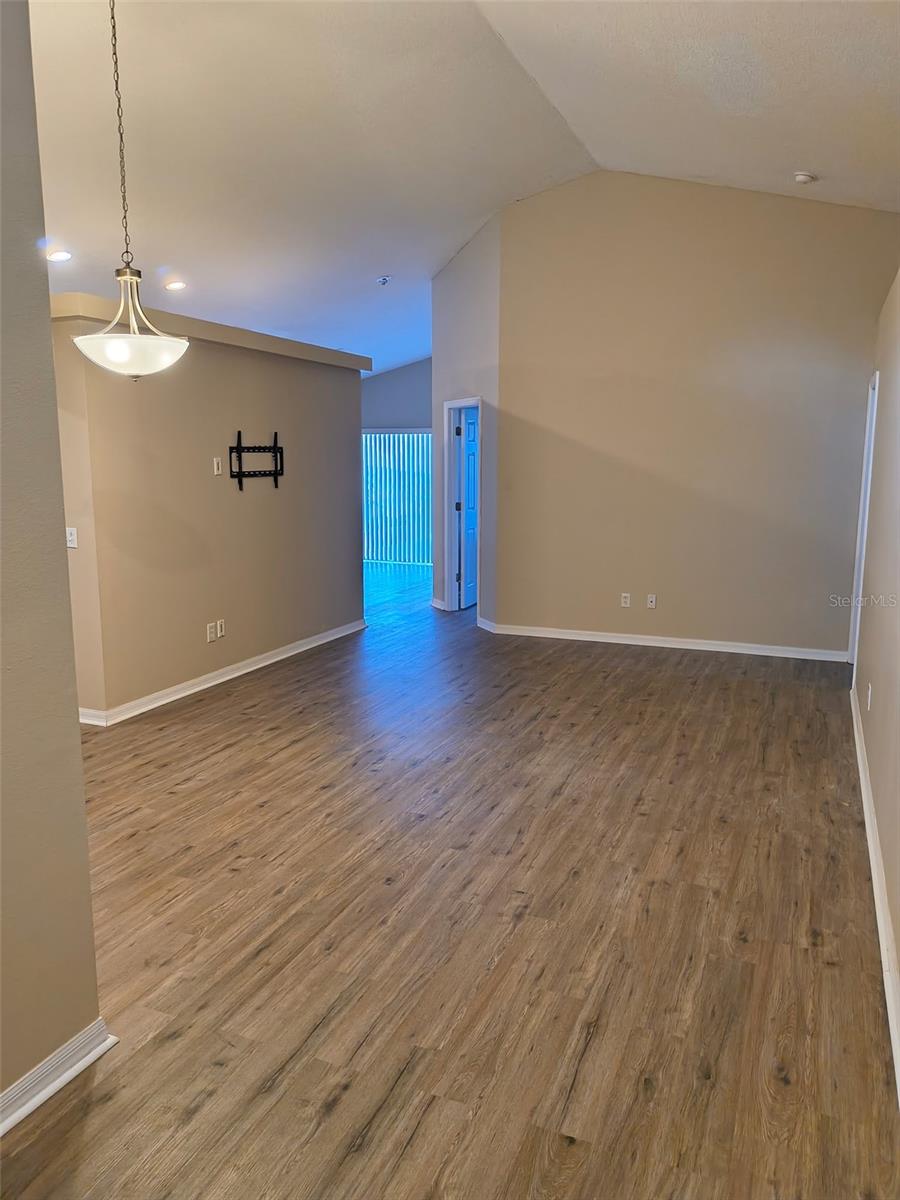 FLORIDA PINES PH 01 - Residential Lease