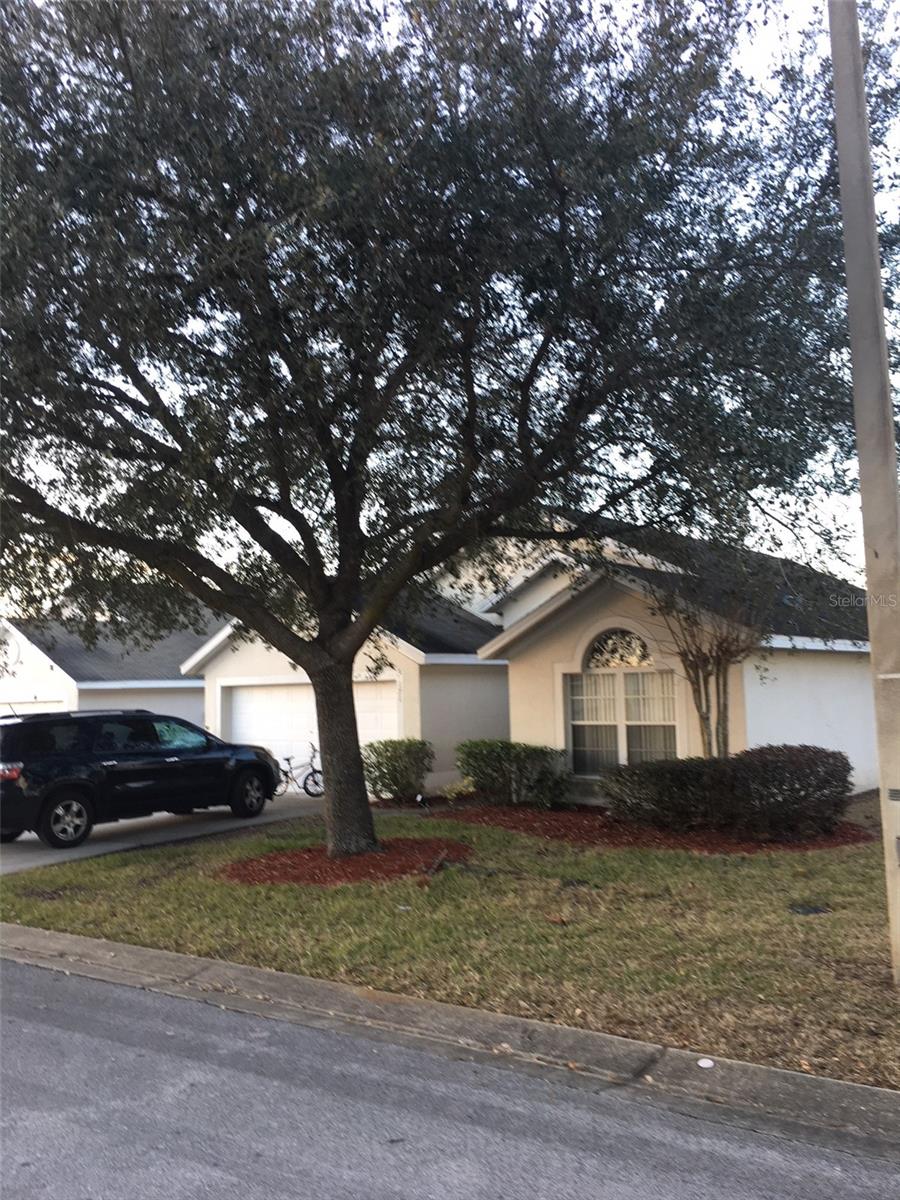 FLORIDA PINES PH 01 - Residential Lease