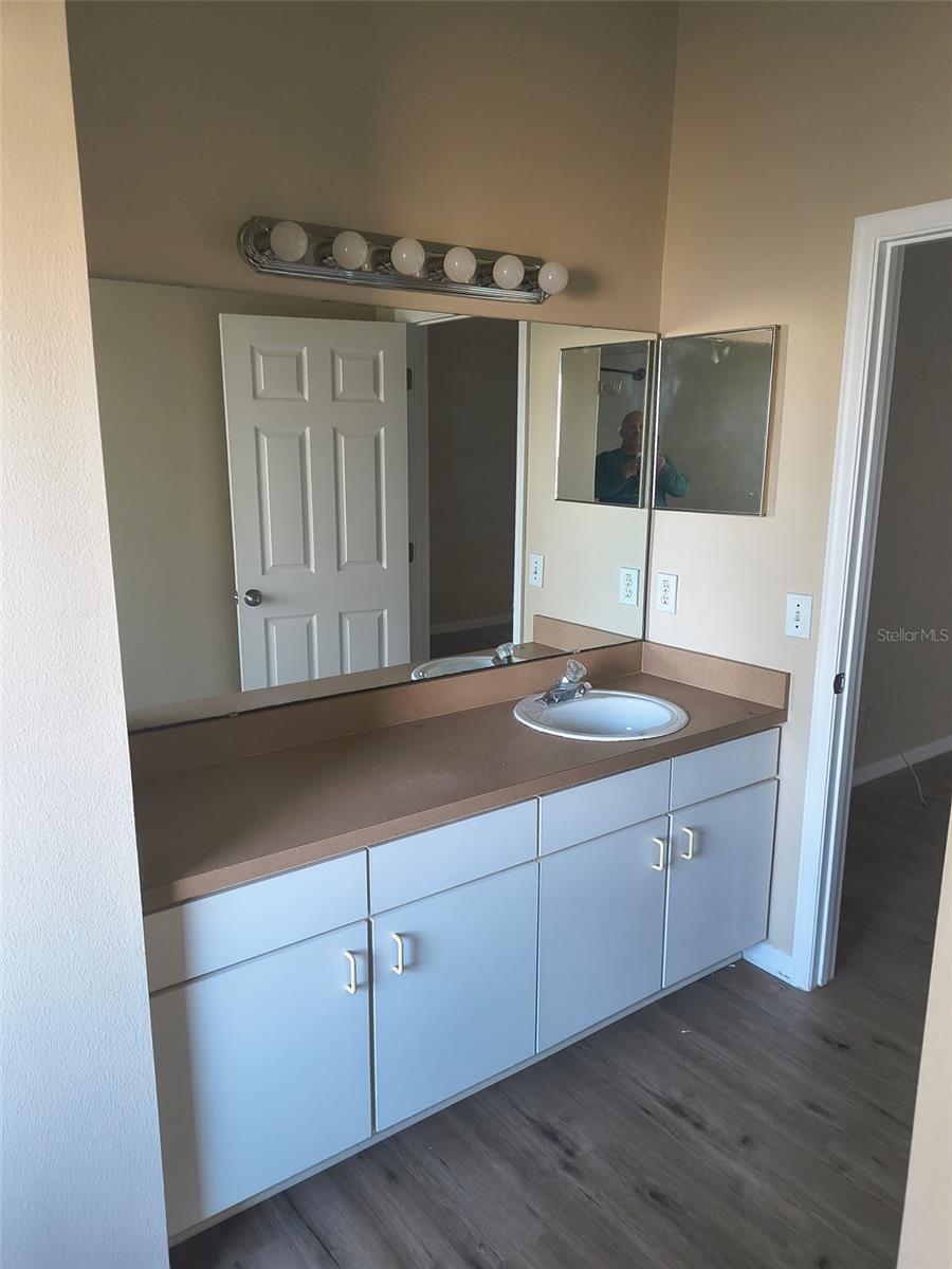 FLORIDA PINES PH 01 - Residential Lease