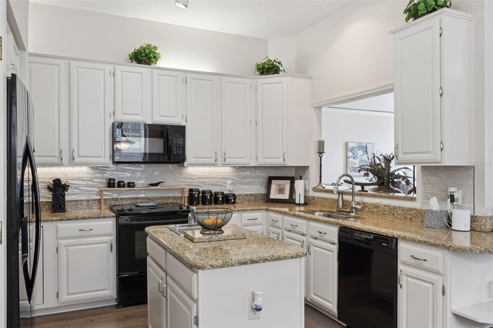 HUNTERS CREEK TR 135 PH 03 - Residential