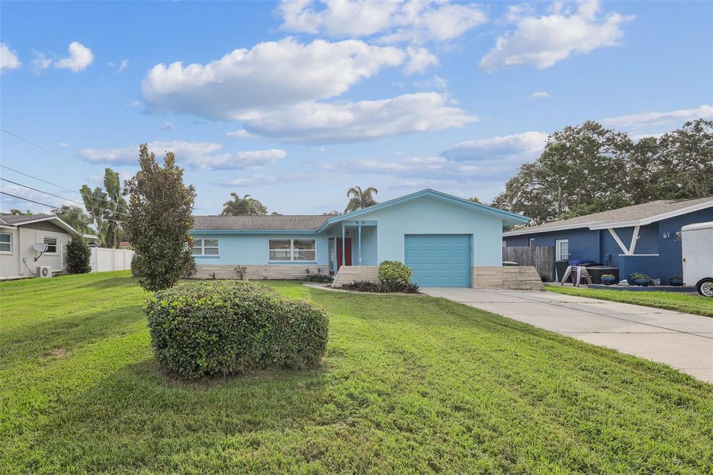 Photo of 93 Oakwood Drive, Dunedin, FL 34698 (MLS # TB8426434)