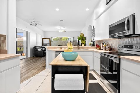 Tiny photo for 5740 Bounty Circle, Tavares, FL 32778 (MLS # G5098414)