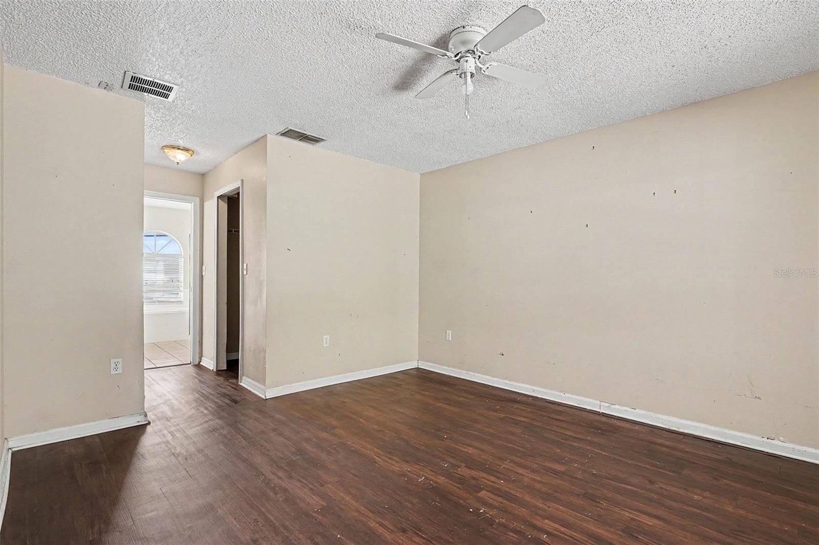 JASMINE POINTE AT CRESCENT LAKES - Residential