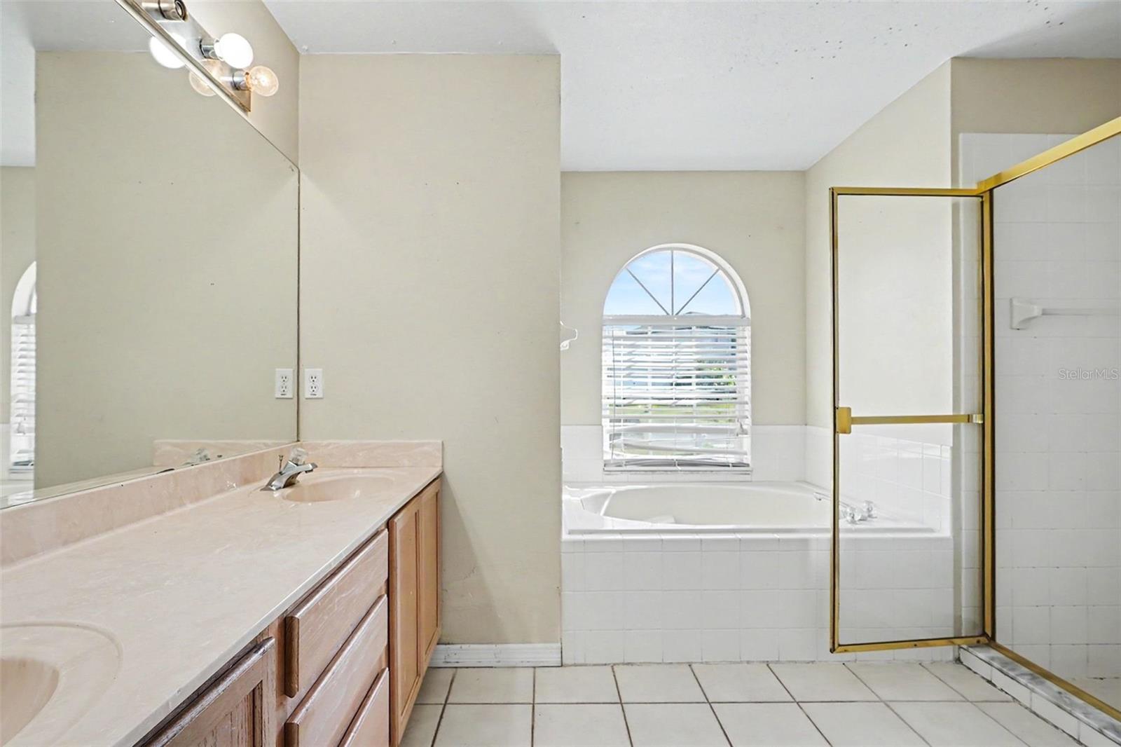 JASMINE POINTE AT CRESCENT LAKES - Residential