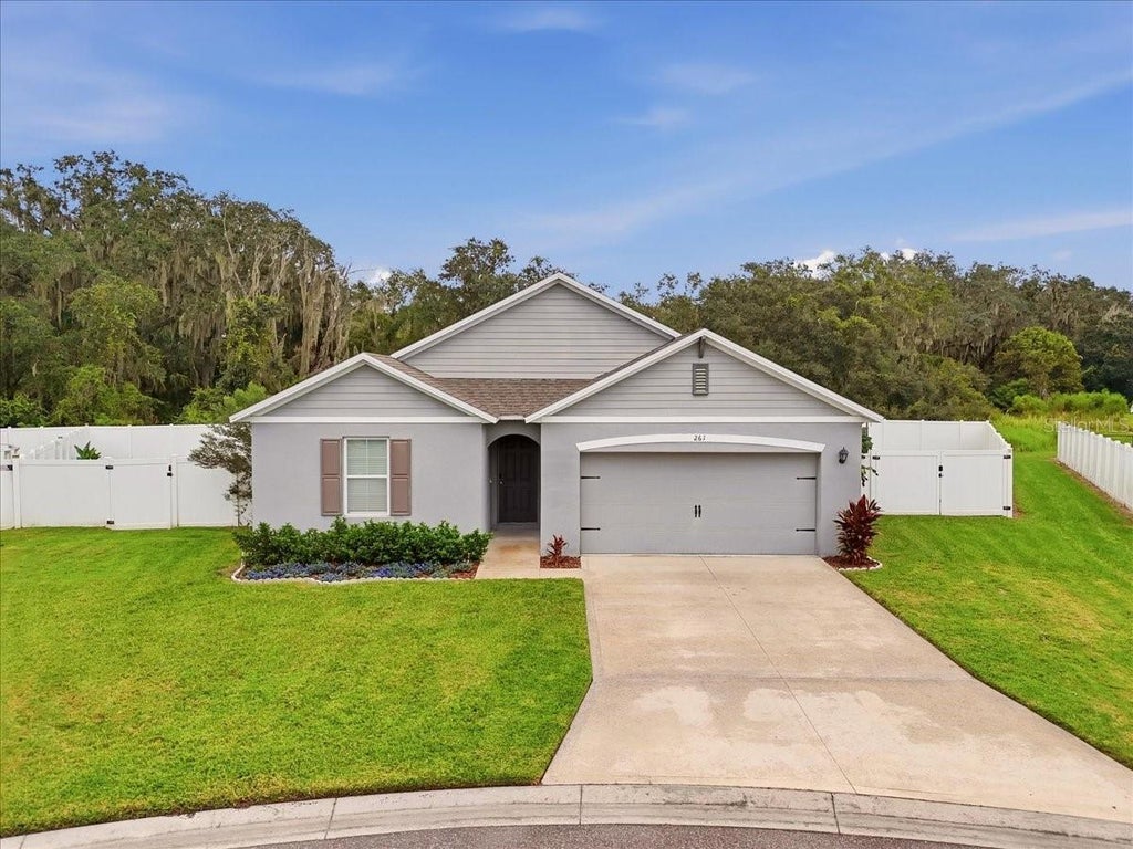 Photo of 261 St Thomas Drive, Mulberry, FL 33860 (MLS # L4965706)