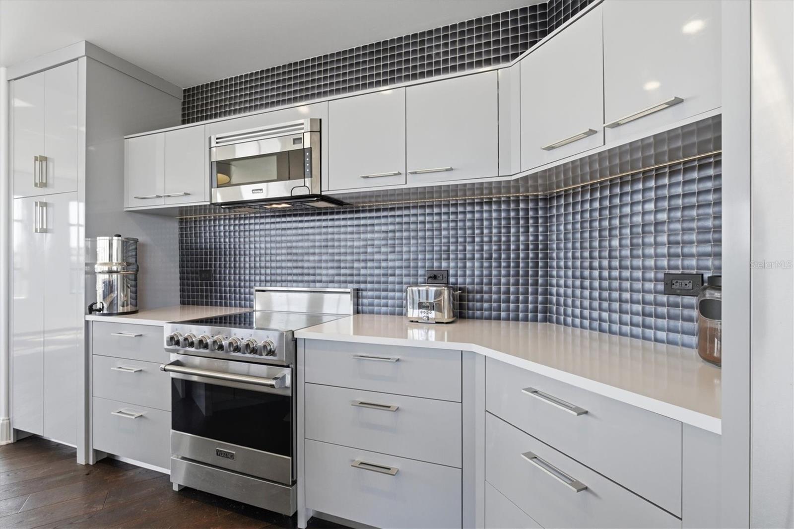 THE PARKSIDE OF ONE BAYSHORE - Residential Lease