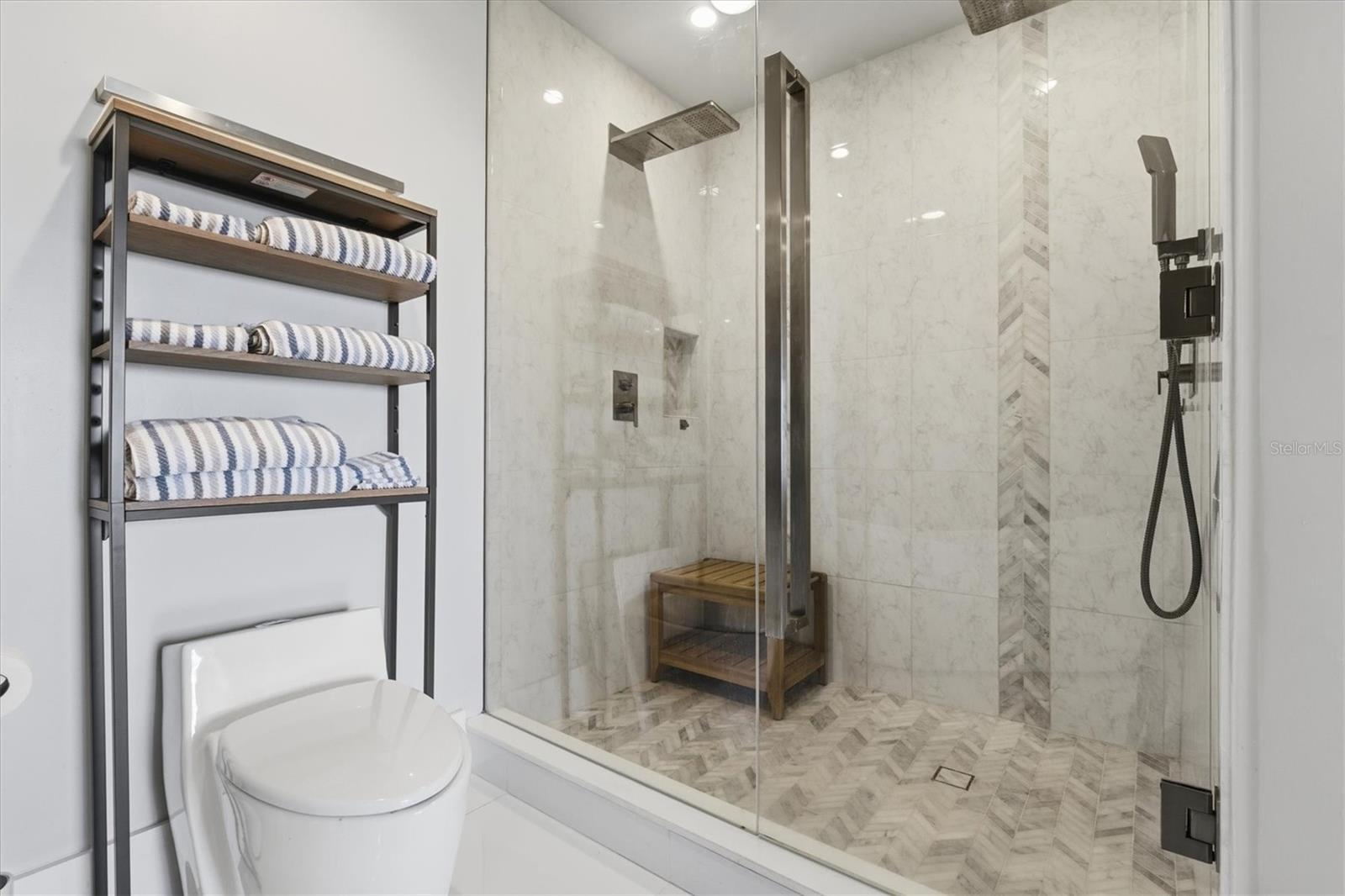 THE PARKSIDE OF ONE BAYSHORE - Residential Lease