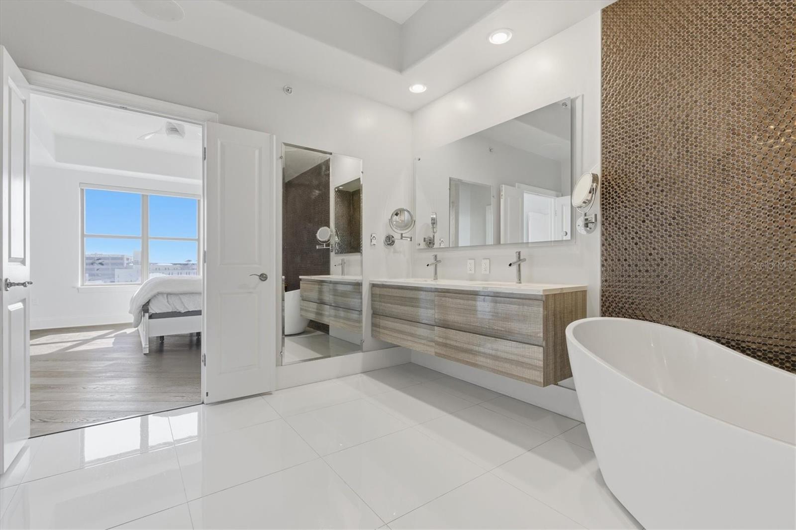 THE PARKSIDE OF ONE BAYSHORE - Residential Lease