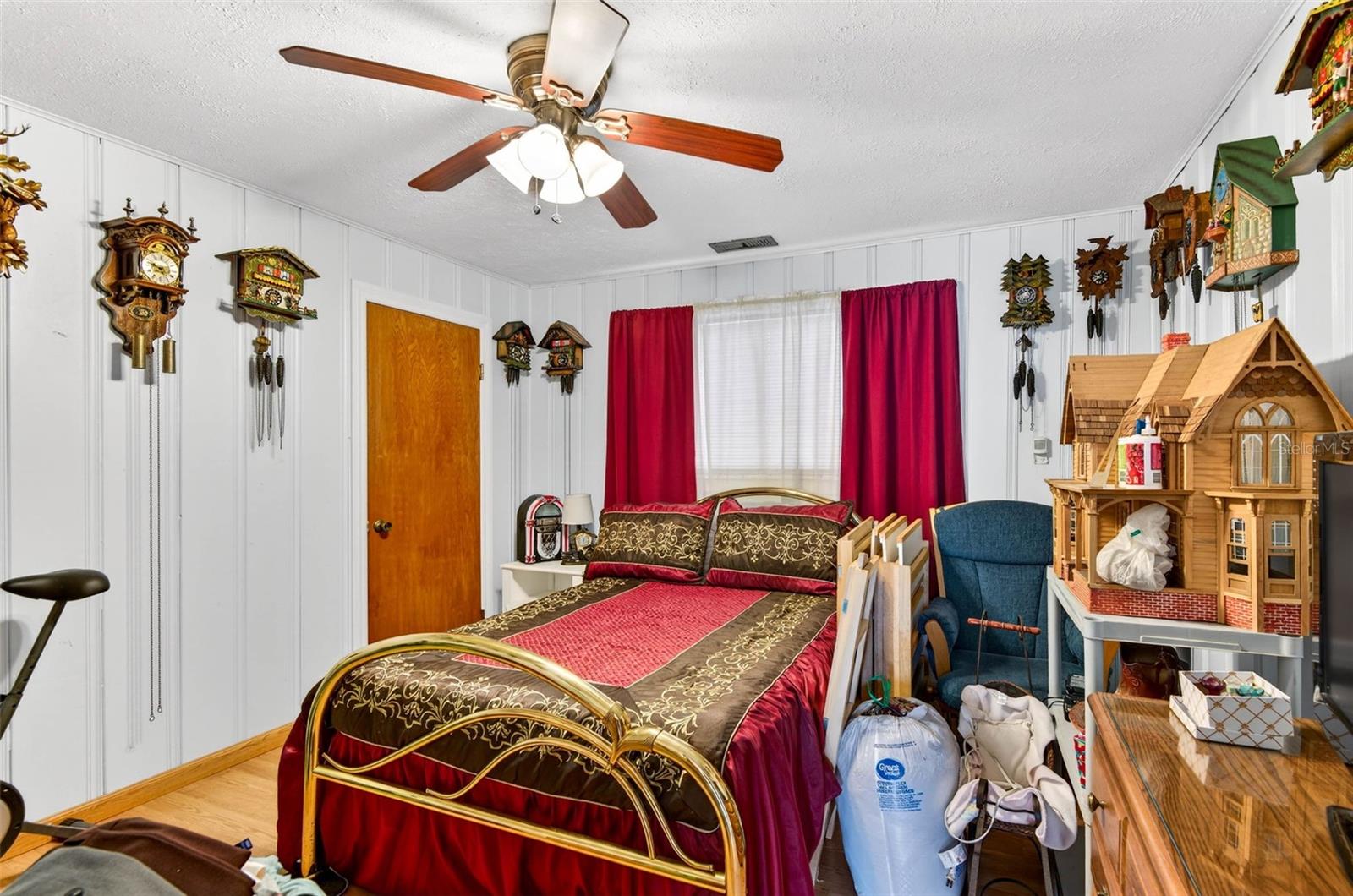 PASADENA SHORES - Residential