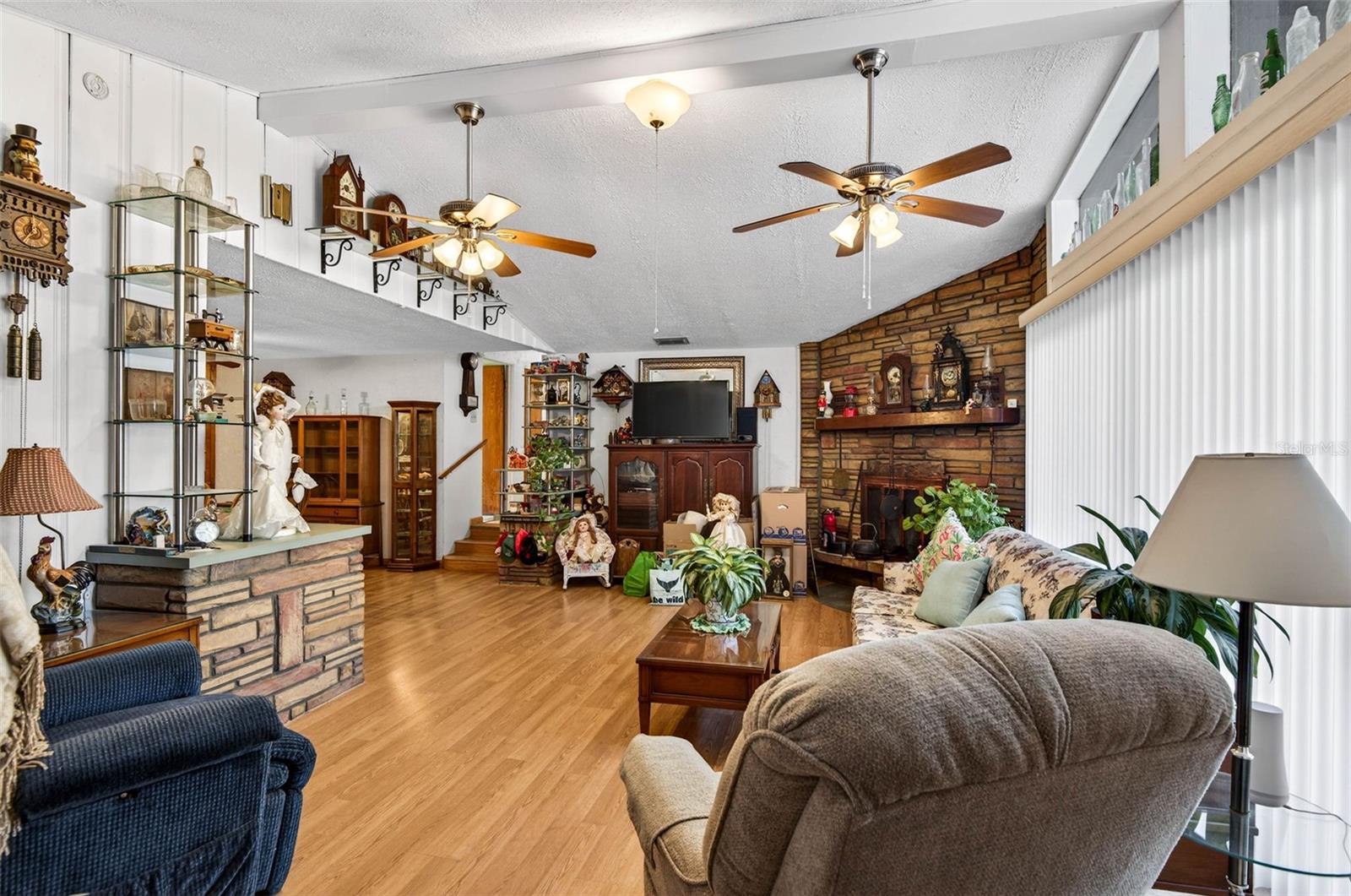 PASADENA SHORES - Residential