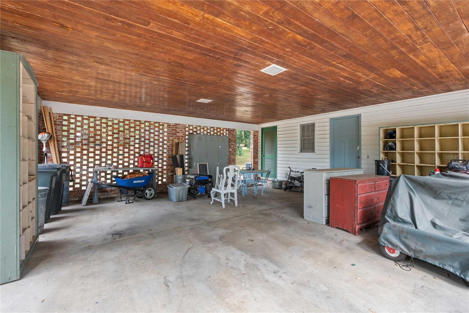 TANK HILL - Residential