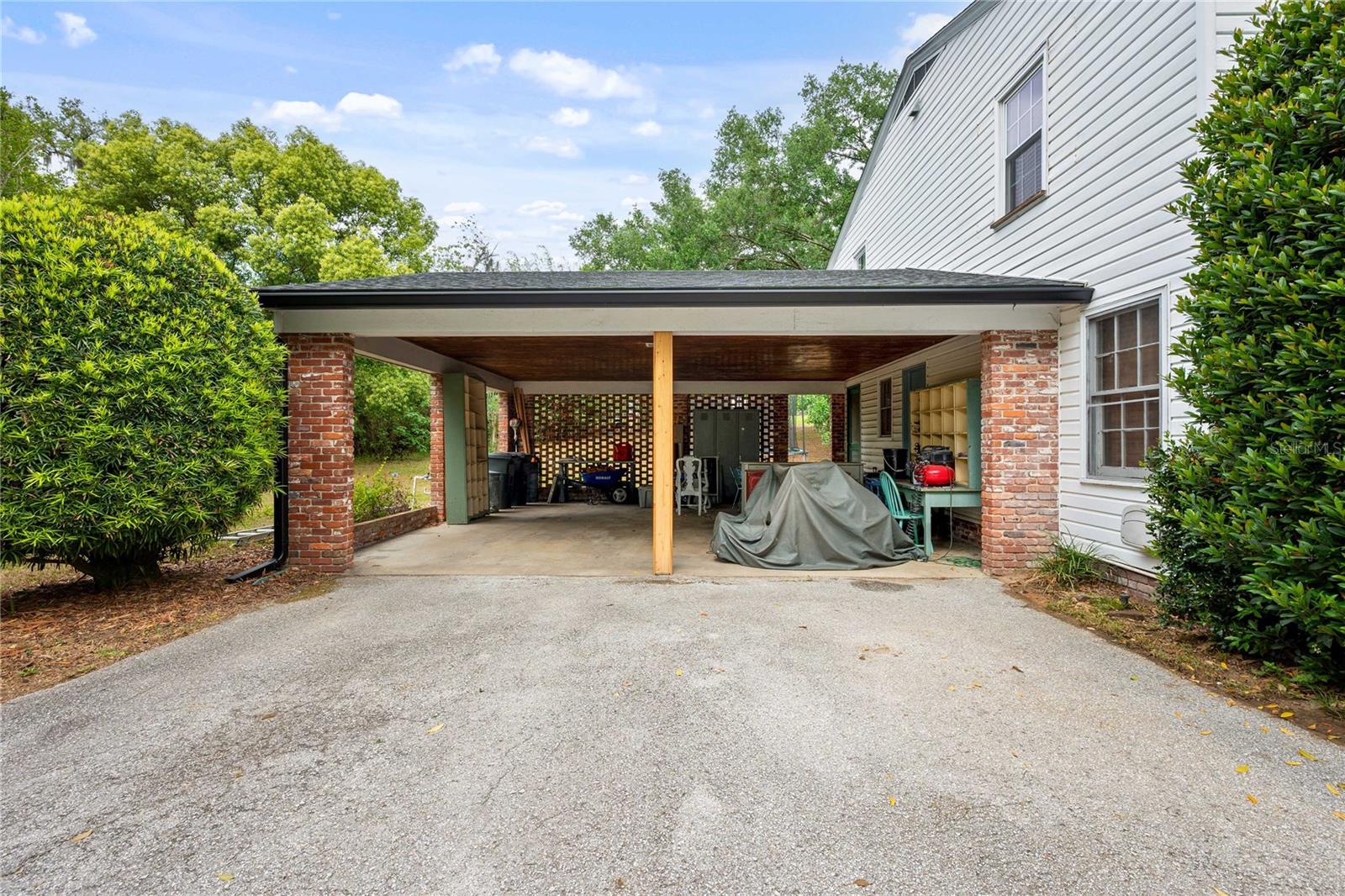 TANK HILL - Residential