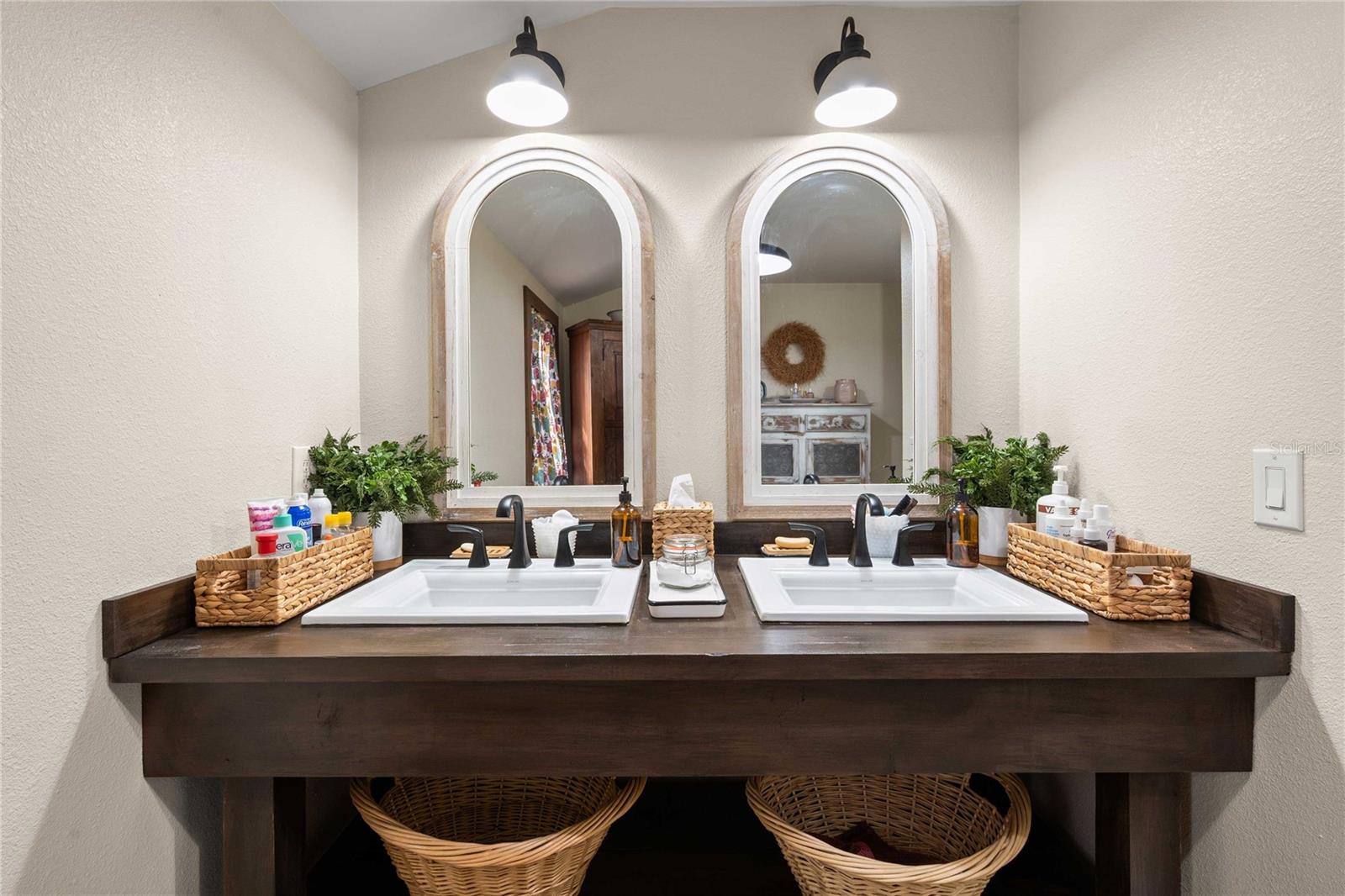 TANK HILL - Residential