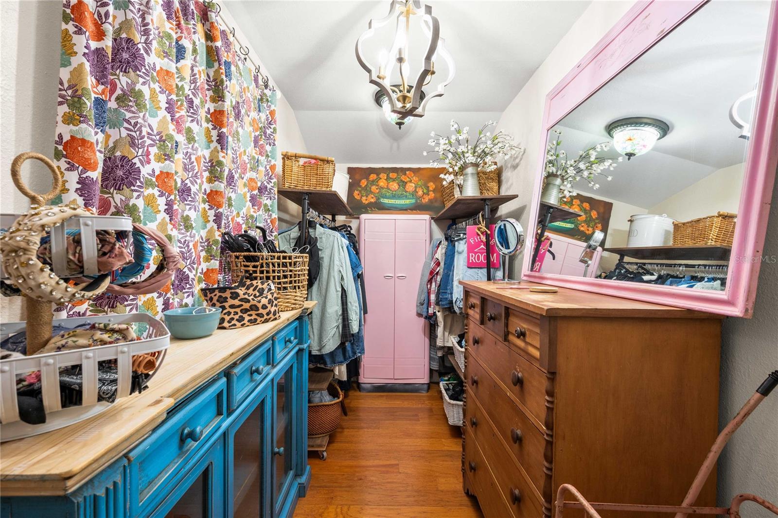 TANK HILL - Residential