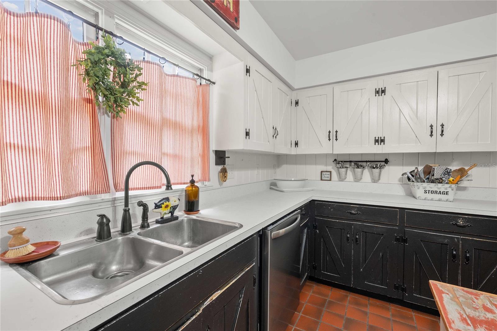 TANK HILL - Residential