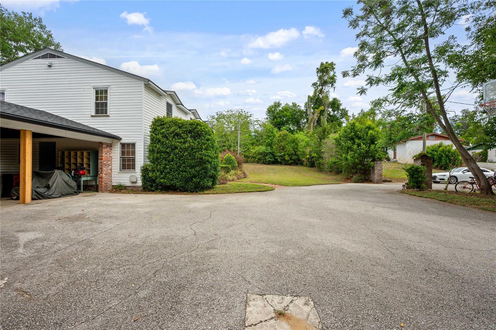 TANK HILL - Residential