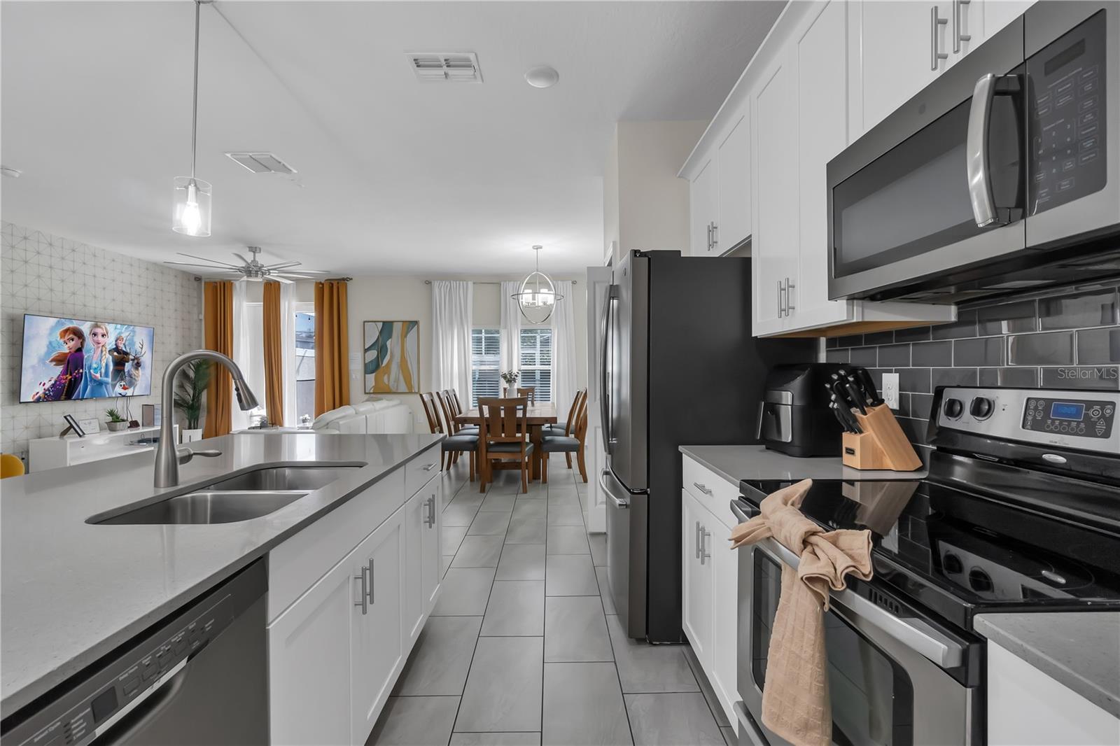 STONEYBROOK SOUTH NORTH PARCEL PH 1 PB 26 PGS 147- - Residential Lease
