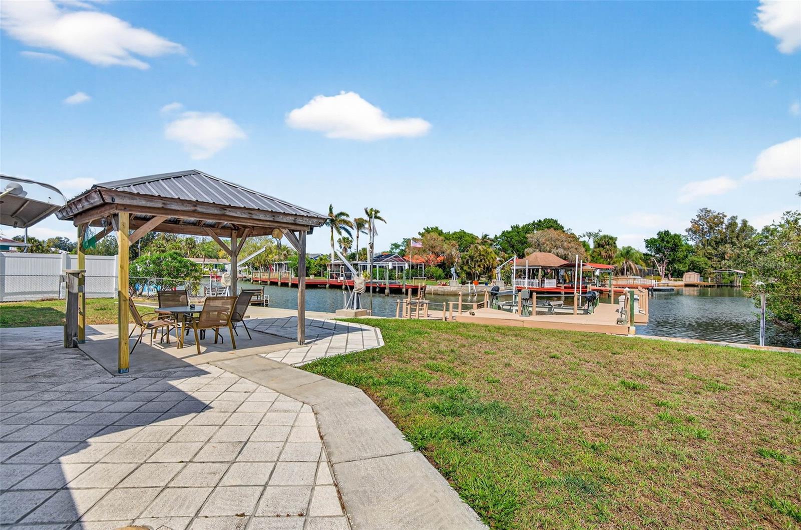 HUDSON BEACH ESTATES - Residential