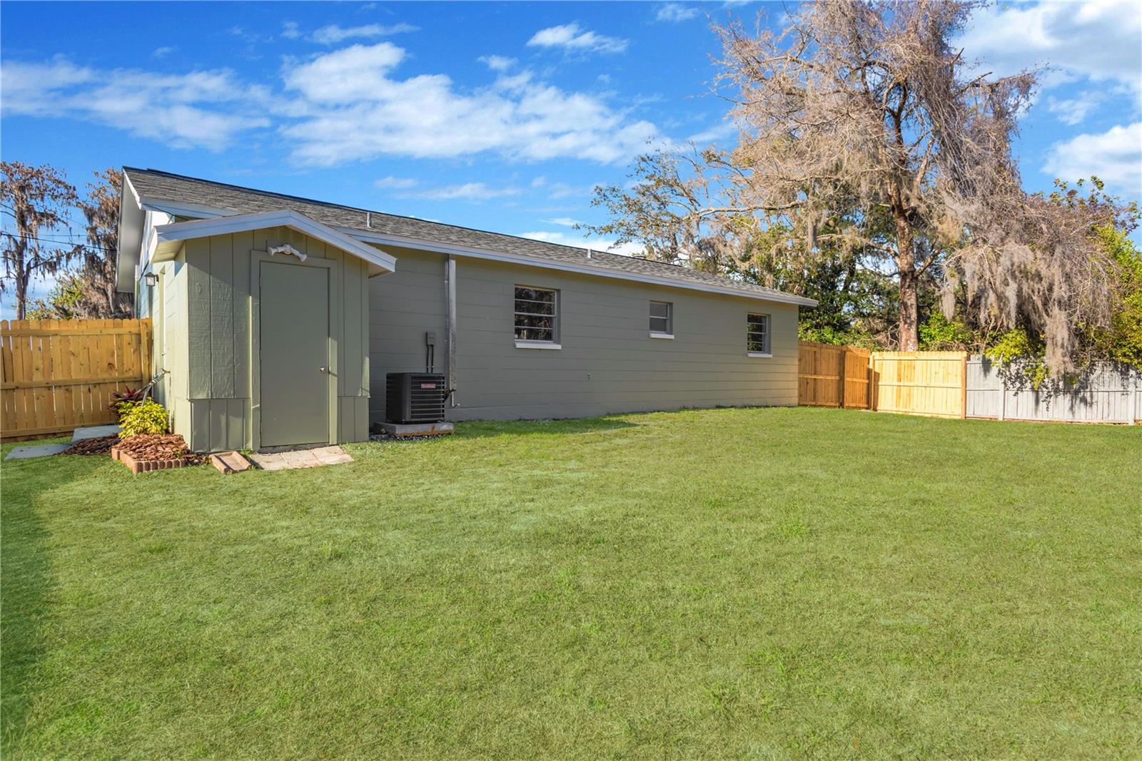 MOON LAKE ESTATES - Residential