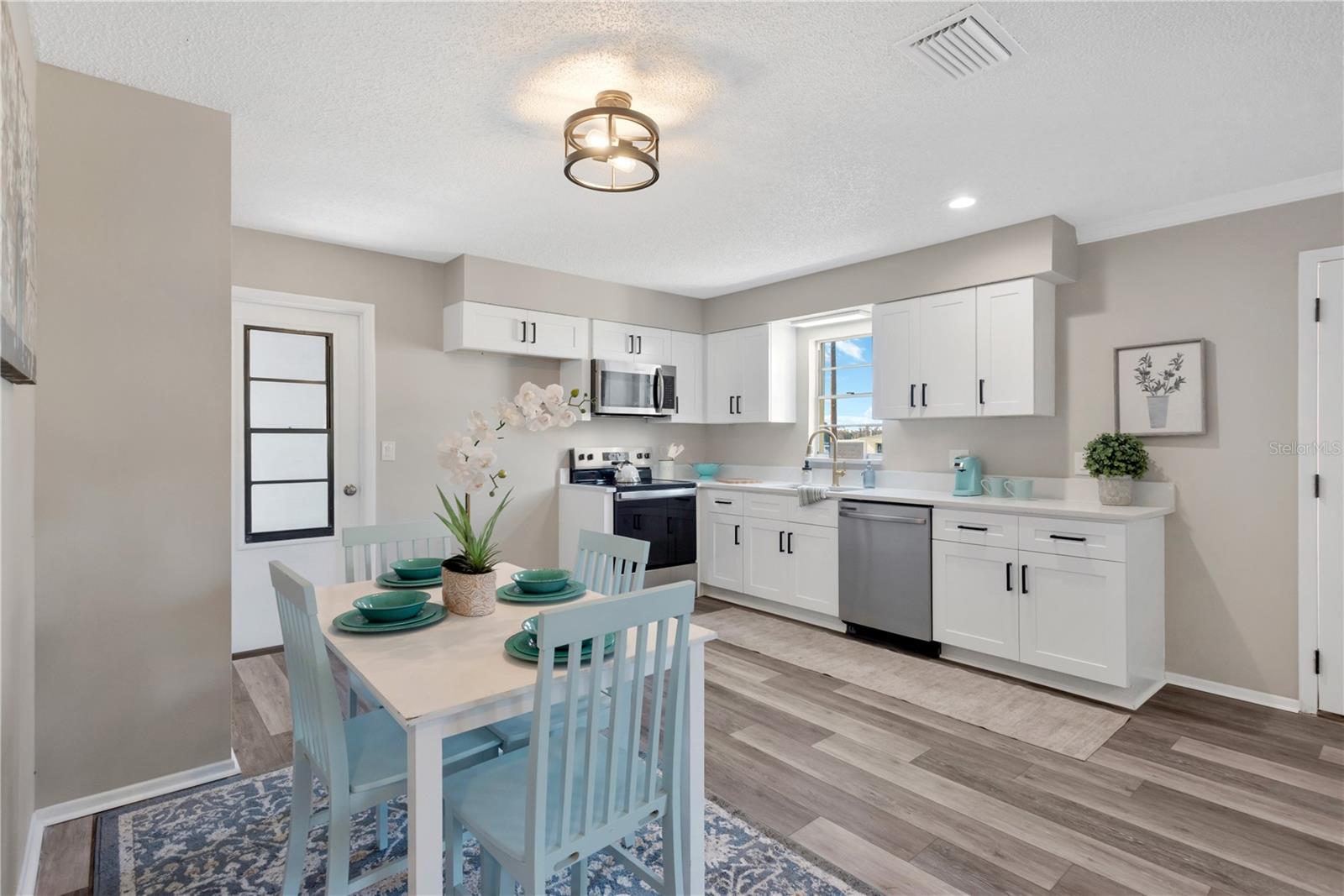 MOON LAKE ESTATES - Residential