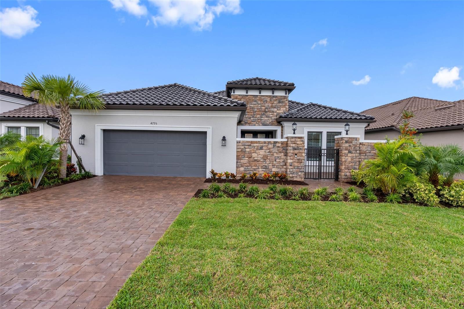 ESPLANADE/WIREGRASS RANCH PH - Residential