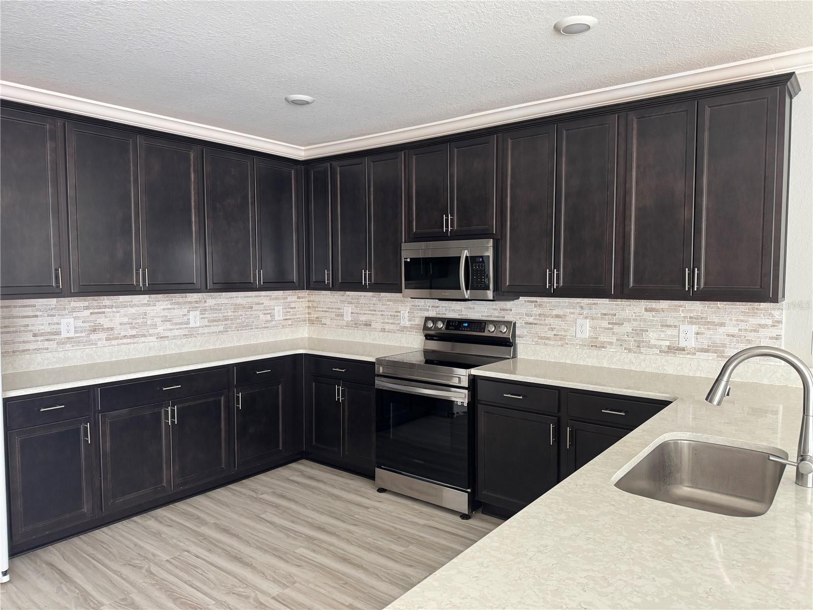 ASTONIA PH 2 & 3 - Residential Lease