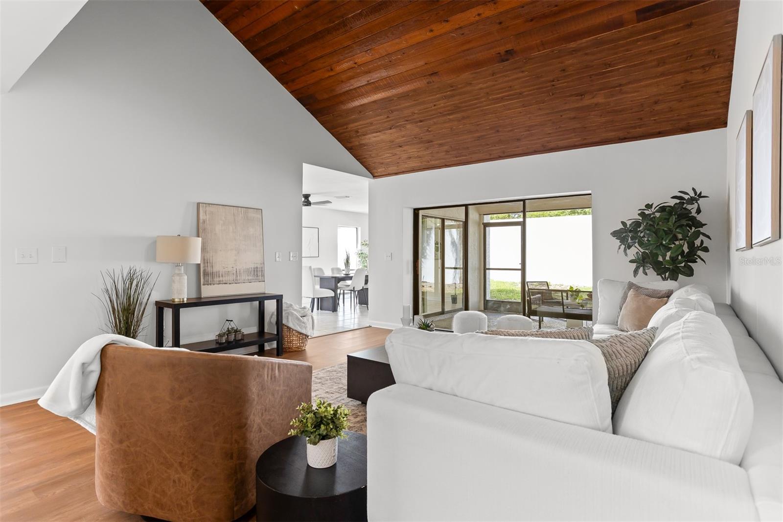 VISTA DEL RIO - Residential