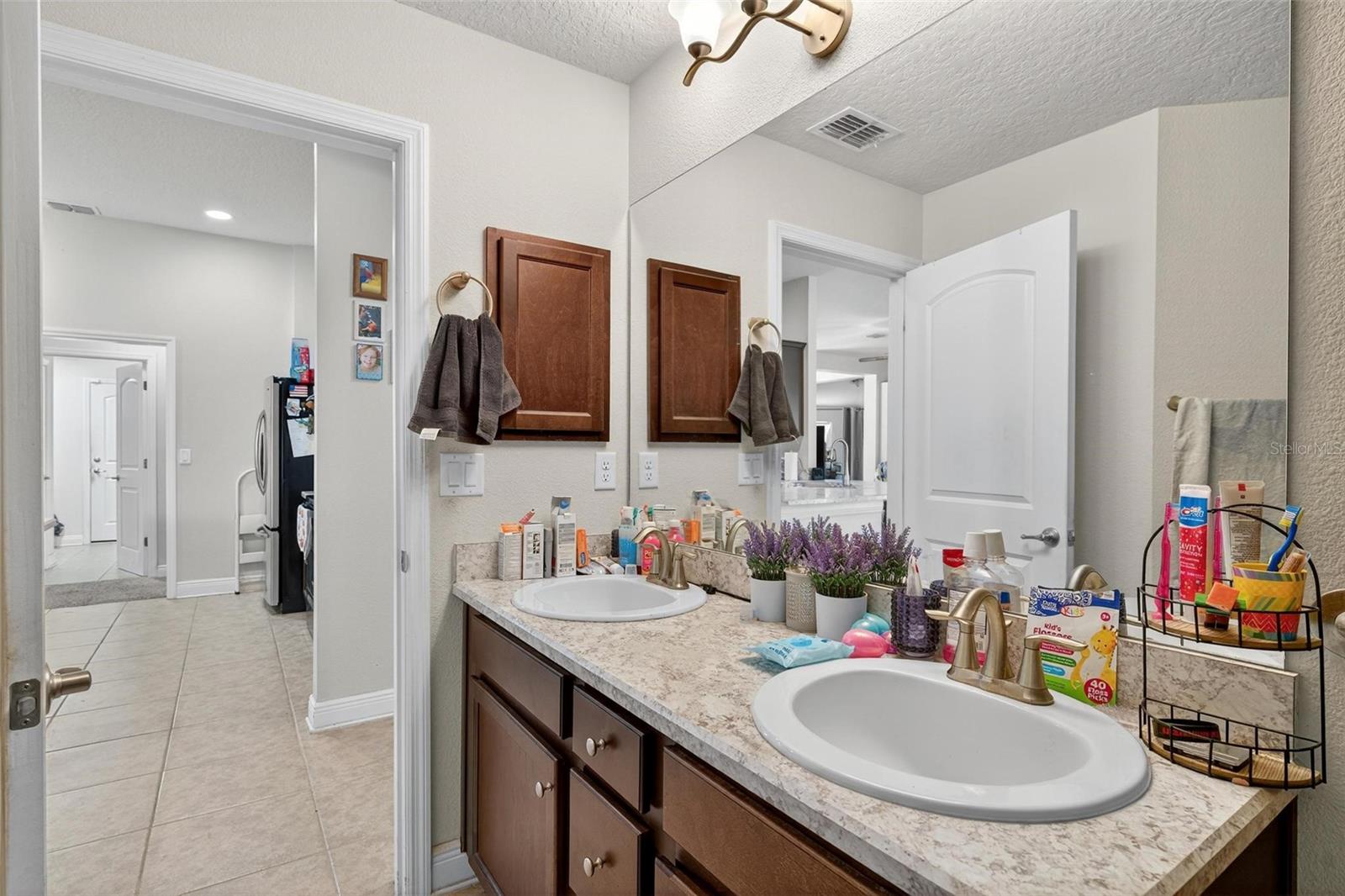 LEESBURG ASHTON WOODS - Residential