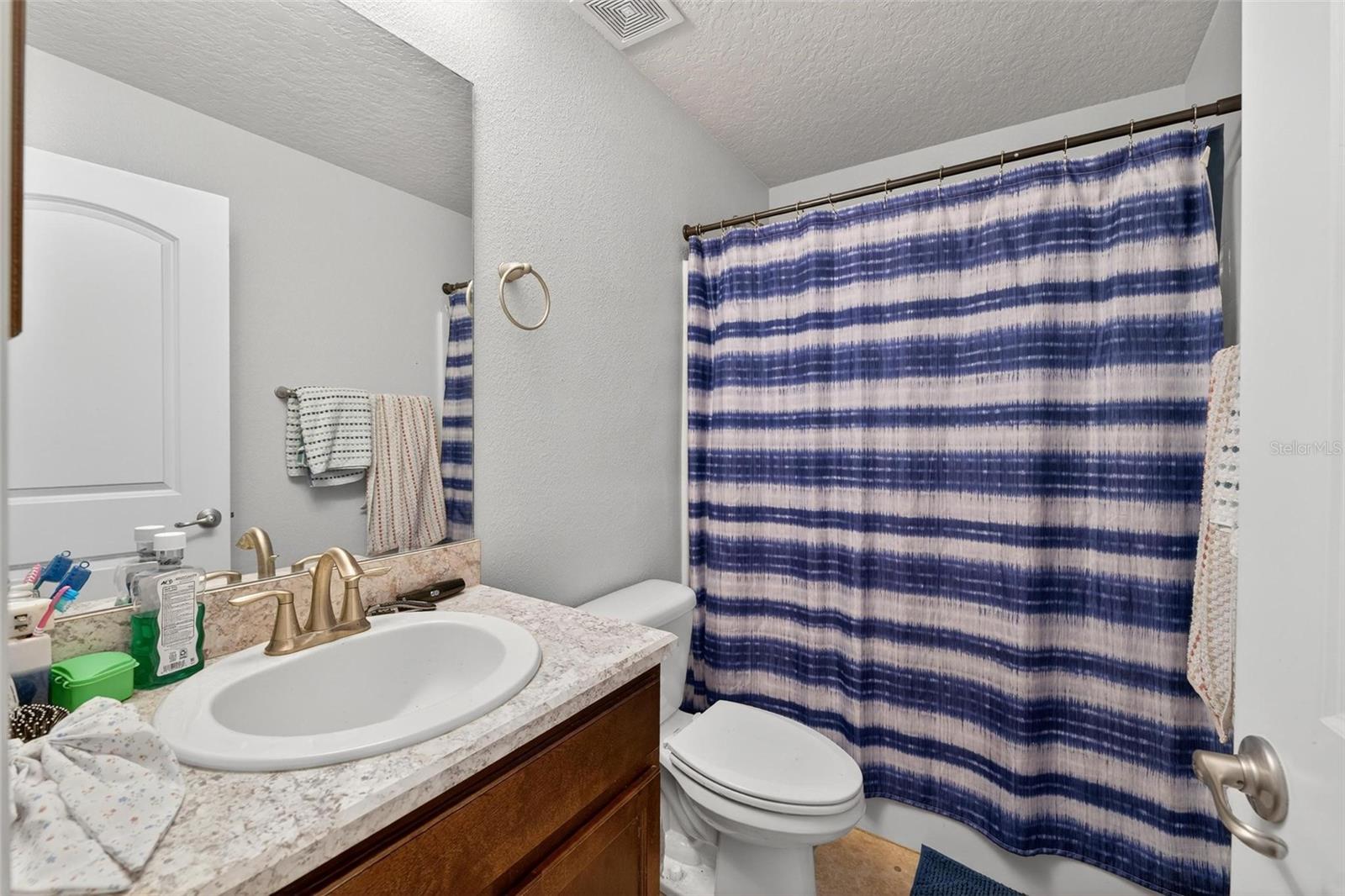 LEESBURG ASHTON WOODS - Residential