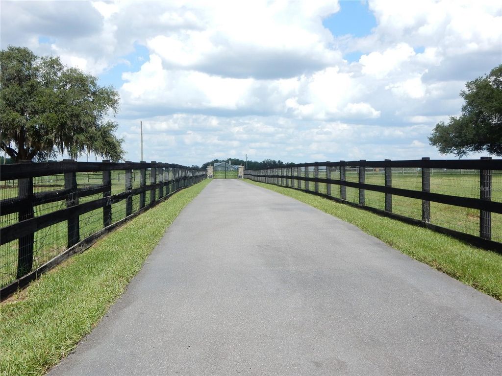 Photo of 30841 Deer Run, Dade City, FL 33523 (MLS # TB8511978)