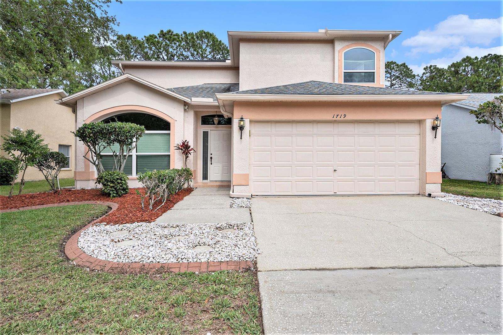 1719 BAYHILL DRIVE