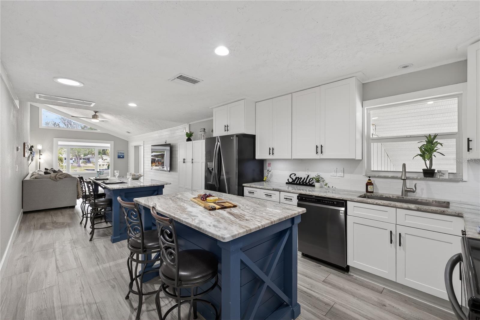 RIO VISTA PARK - Residential