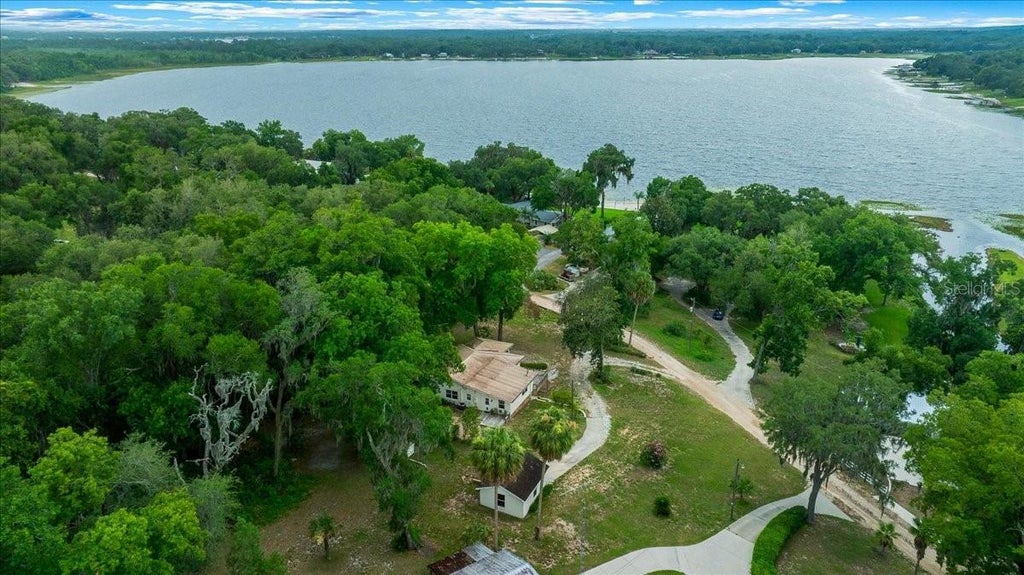 Photo of 13495 SE 108th Court Road, Ocklawaha, FL 32179 (MLS # OM726553)