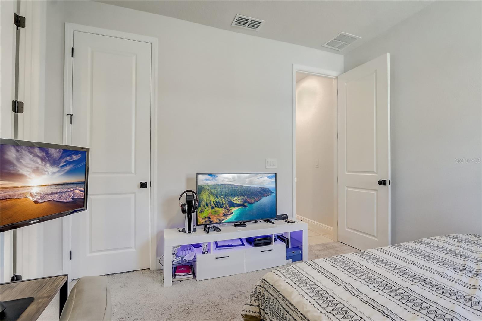 EDEN HILLS - Residential