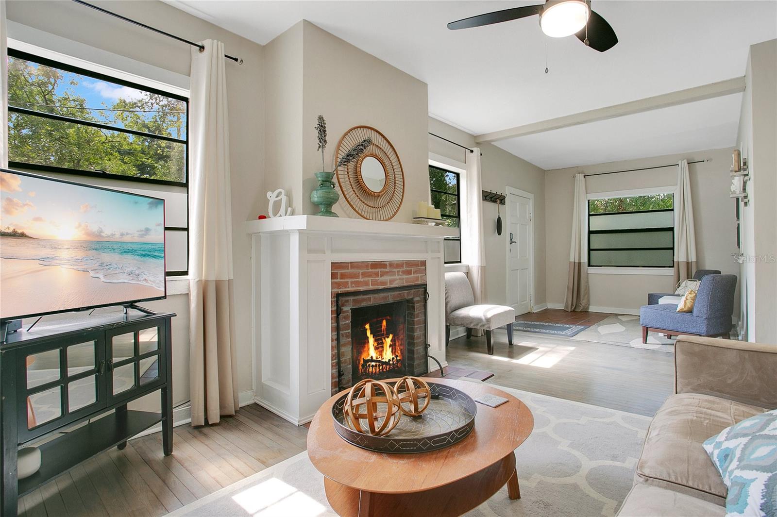 1600 DAUPHIN LANE