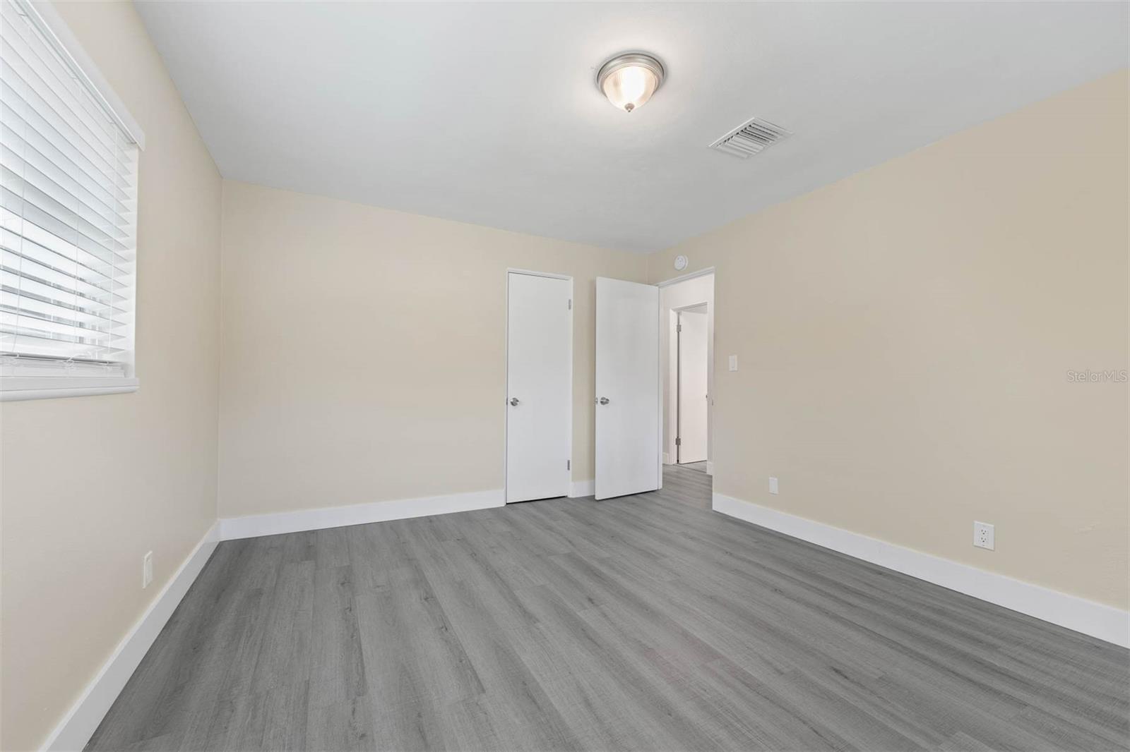 OAKLAND SHORES 3RD ADD REP - Residential Lease