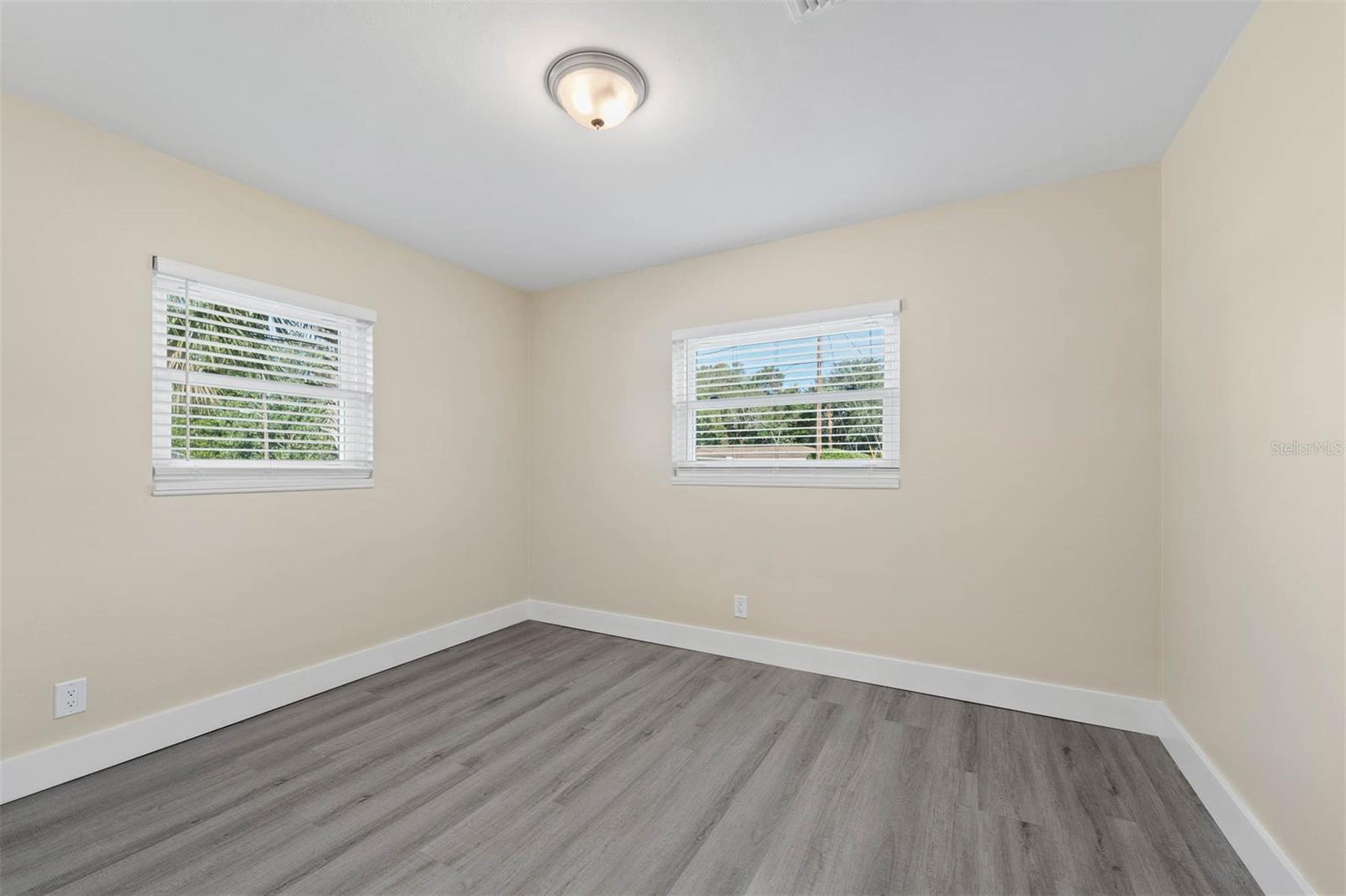 OAKLAND SHORES 3RD ADD REP - Residential Lease