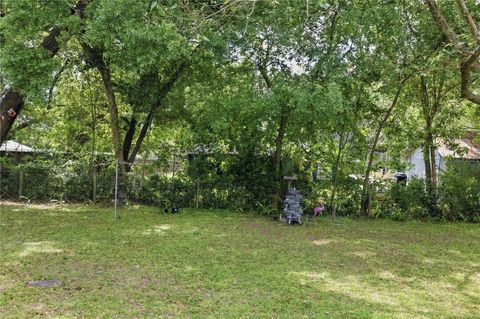 Tiny photo for 1330 NE 55th Street, Ocala, FL 34479 (MLS # OM722013)