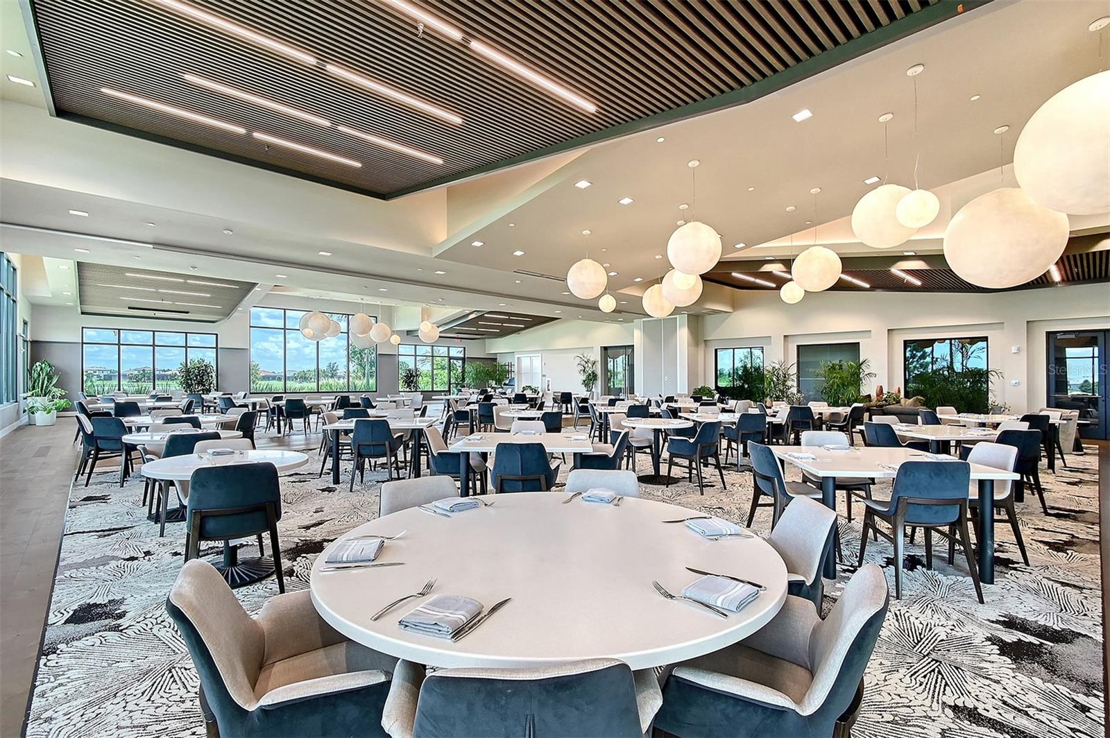 AZARIO ESPLANADE PH V - Residential