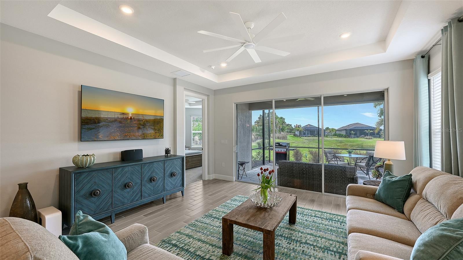 AZARIO ESPLANADE PH V - Residential