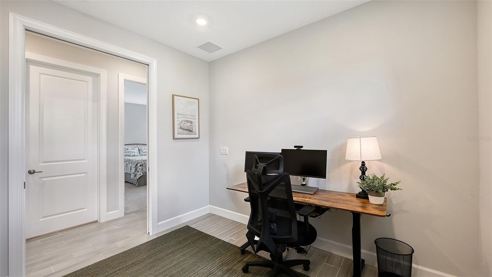 AZARIO ESPLANADE PH V - Residential